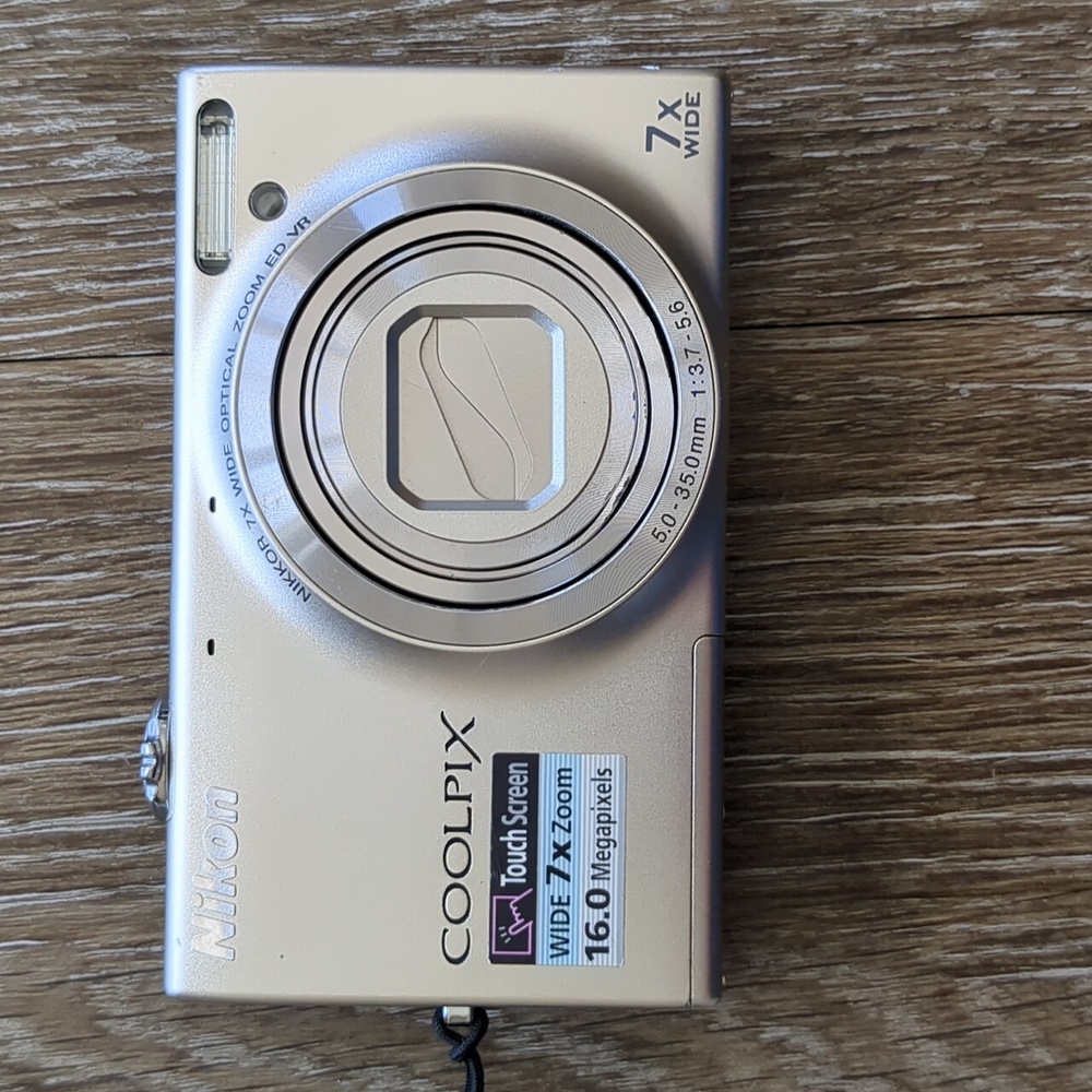 Nikon Coolpix S6100 Camera Touchscreen with Adapter, Cable, Case, 8GB Memory